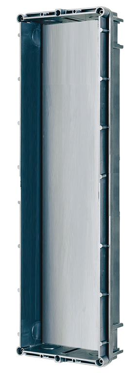 Hohes Unterputz-Gehäuse aus Kunststoff in rechteckiger Form, perspektivisch von schräg oben fotografiert.