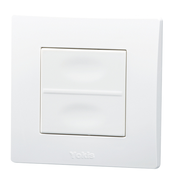 Weißer Funktaster mit zwei flachen Wippen zur kabellosen Steuerung, quadratische Front mit Yokis-Logo unten.