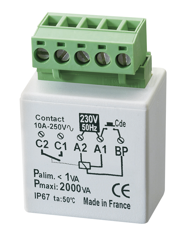 Energiesparmodul zur Unterputzmontage mit grünem Anschlussblock, 230 V, 2000 VA, mit Schaltschema auf weißem Gehäuse.