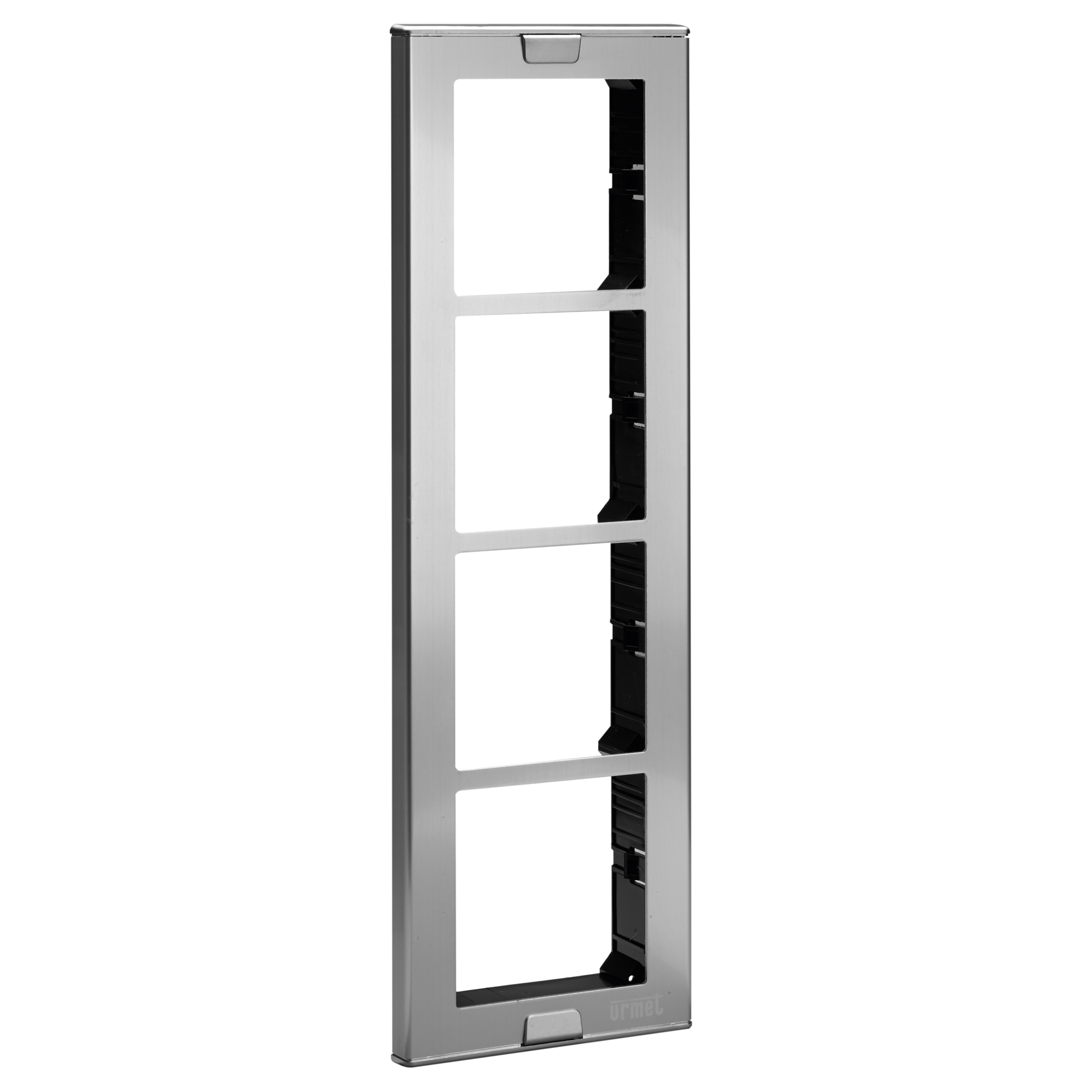 Rechteckiger vierfach Kunststoffrahmen in Aluminiumoptik mit vier Aussparungen und Befestigungslaschen oben und unten.