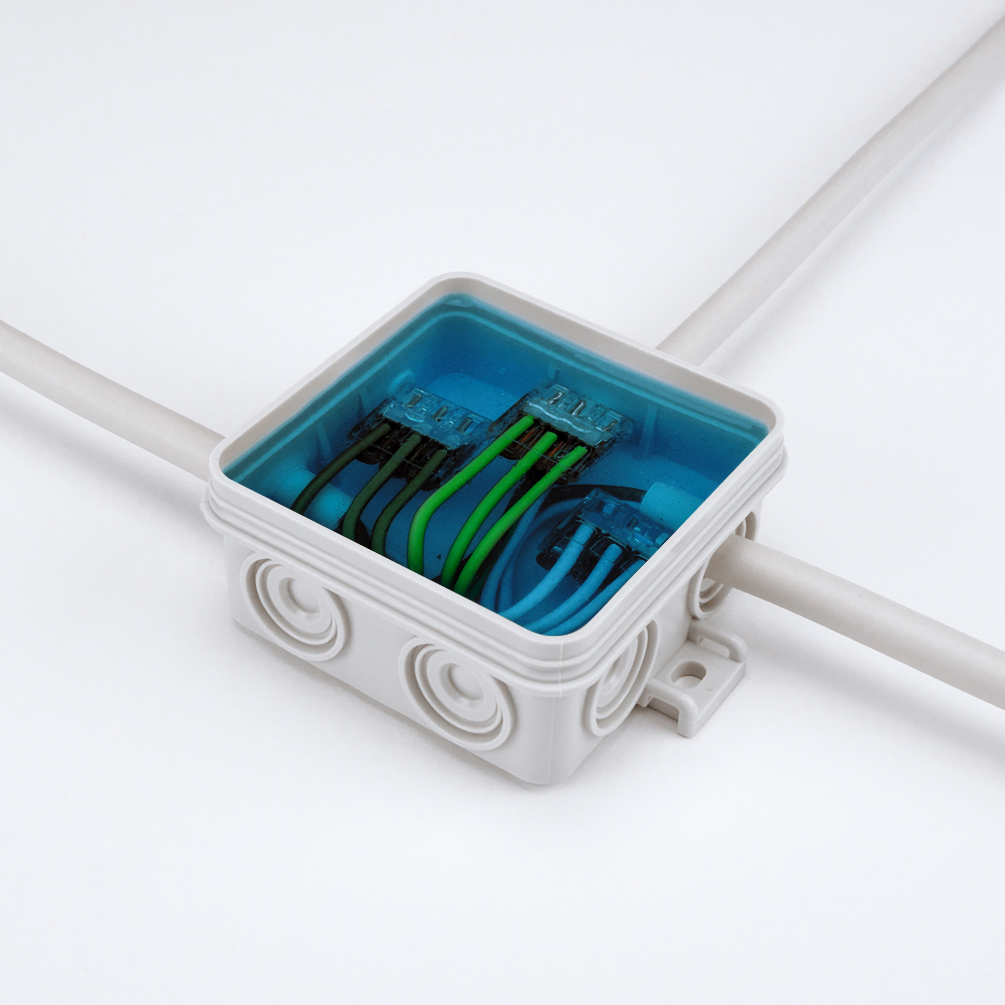 In einem transparenten Zwei-Kammer-Beutel befinden sich das weiße Gel und das blaue Gel; dahinter ist die Verpackung des Artikels abgebildet