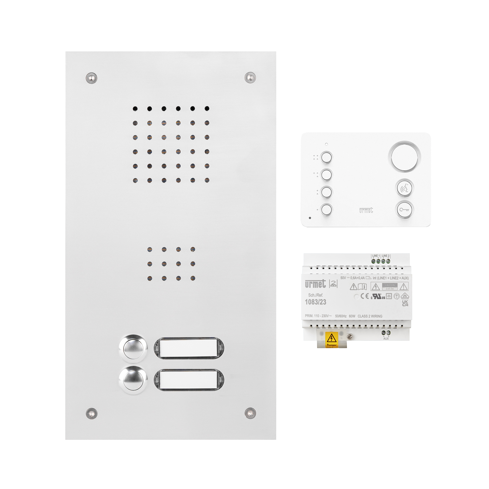 Rechteckige Audio-Türstation aus Aluminium mit zwei Klingelknöpfen und Namensschildern sowie Lautsprecher-Löchern; daneben sind der weiße Freisprechmonitor mit mehreren Knöpfen sowie ein Netzgerät abgebildet