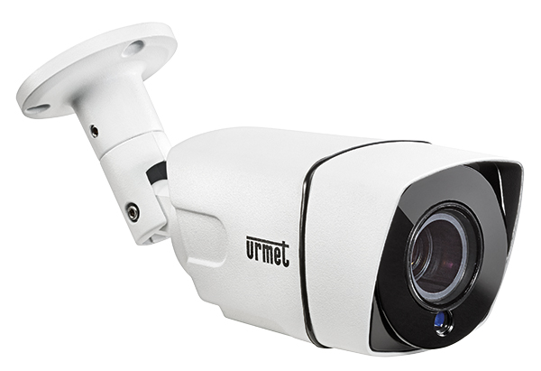Kompakte, wetterfeste Urmet Bullet-Kamera mit schwarzer Objektivblende und Wandhalterung für den Außenbereich.
