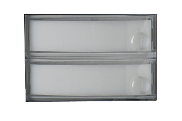 Transparente Doppel-Namensschildabdeckung aus Kunststoff, rechteckig, mit zwei Sichtfenstern.