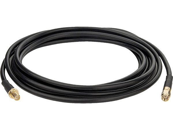 Schwarze Antennen-Anschlussleitung mit zwei vergoldeten SMA-Steckern, aufgewickelt, geeignet für externe Funkmodule.