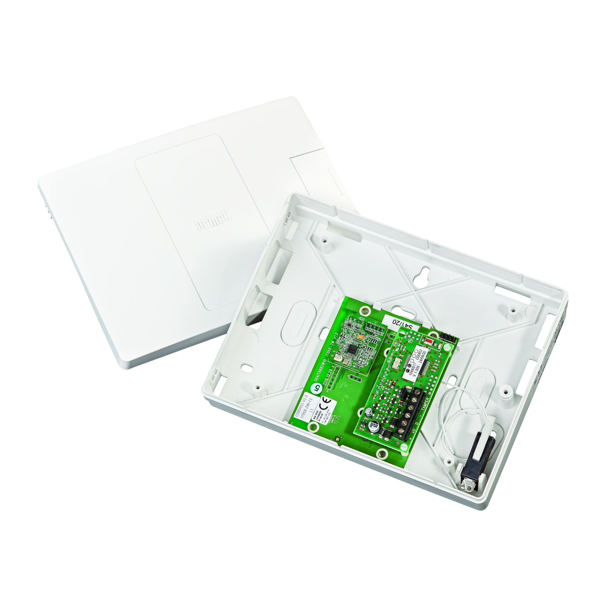 Geöffnete weiße Kunststoffbox mit sichtbarer Platine. Funkerweiterung für eine Alarmzentrale von Urmet.