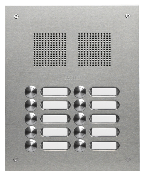 ROBUSTA Edelstahl-Türstation mit Namensschildern und Klingelknöpfen in zwei Reihen; darüber ist das Lautsprechergitter zu sehen