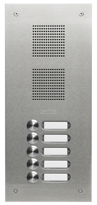 ROBUSTA Edelstahl-Türstation mit Namensschildern und Klingelknöpfen in einer Reihe; darüber ist das Lautsprechergitter zu sehen